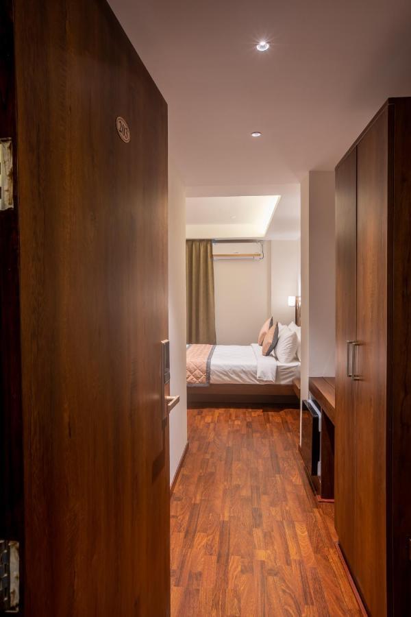 Golden Fortune Inn Hotel Μπανγκαλόρ Εξωτερικό φωτογραφία