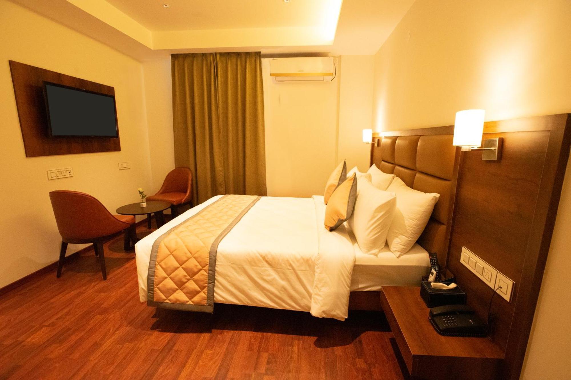 Golden Fortune Inn Hotel Μπανγκαλόρ Εξωτερικό φωτογραφία